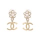 NEUF BOUCLES D'OREILLES CHANEL PENDANTES LOGO CC PERLES ET STRASS EARRINGS 920€