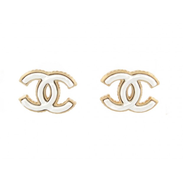 NEUF BOUCLES D'OREILLES CHANEL LOGO CC NACRE BLANCHE & METAL DORE EARRINGS 800€