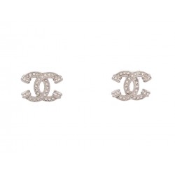 NEUF BOUCLES D'OREILLES CHANEL LOGO CC & STRASS METAL NEW SILVERED EARRINGS 650€