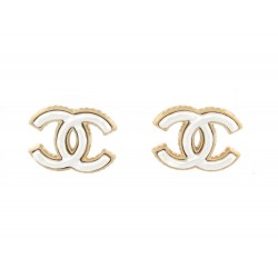 NEUF BOUCLES D'OREILLES CHANEL LOGO CC NACRE BLANCHE & METAL DORE EARRINGS 800€