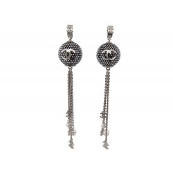 NEUF BOUCLES D'OREILLES CHANEL PENDANTES BOULE DISCO LOGO CC STRASS EARRING 980€