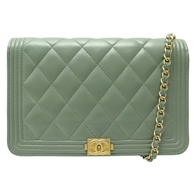 SAC A MAIN CHANEL WALLET ON CHAIN BOY BANDOULIERE EN CUIR VERT WOC BAG 3100€