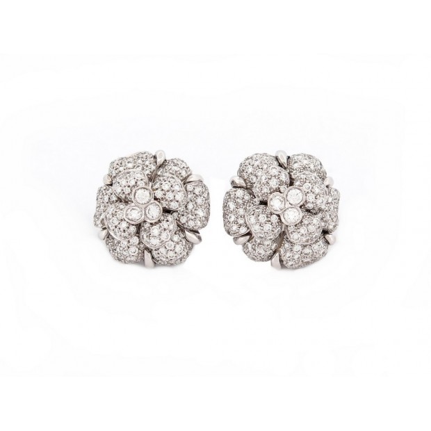 NEUF BOUCLES D'OREILLES CHANEL CAMELIA OR BLANC 18K ET DIAMANTS EARRINGS 29200€