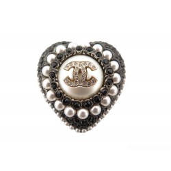 NEUF BROCHE CHANEL LOGO CC COEUR & STRASS NOIRS EN METAL DORE NEW BROOCH 760€