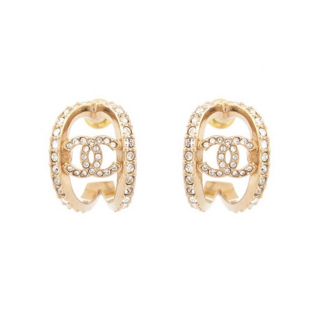 NEUF BOUCLES D'OREILLES CHANEL LOGO CC & STRASS METAL DORE NEW EARRINGS 850€