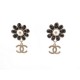 NEUF BOUCLES D'OREILLES CHANEL FLEUR & LOGO CC METAL DORE GOLDEN EARRING 645€