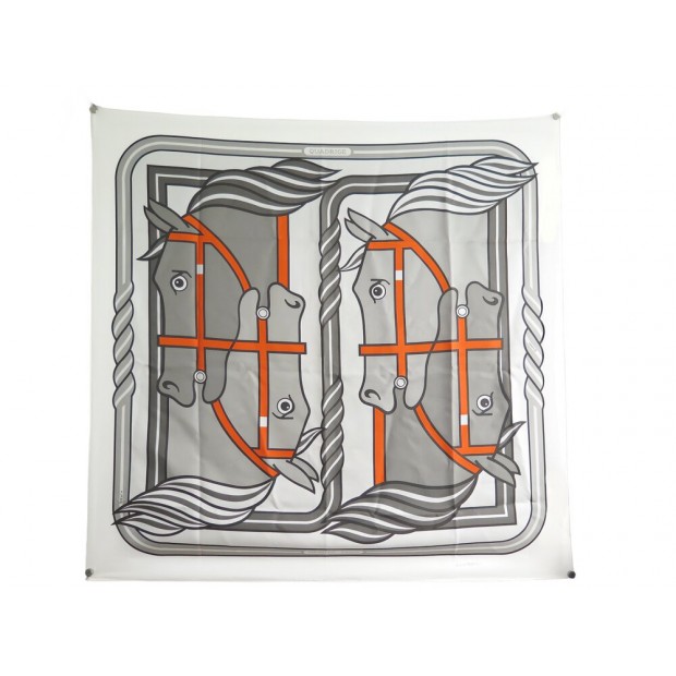 FOULARD HERMES QUADRIGE CARRE 90 PIERRE PERON EN SOIE BLANCHE SILK SCARF 495€