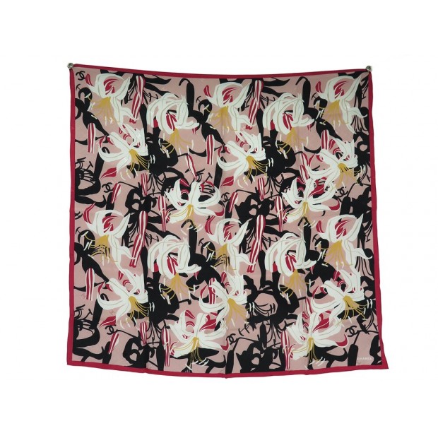 NEUF FOULARD CHANEL FLEURS LYS LOGO CC CARRE 90 SOIE ROSE PINK LILY SCARF 530€