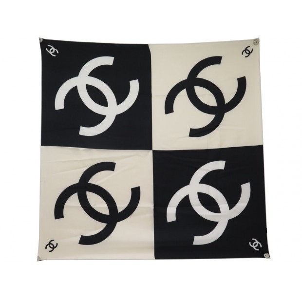 FOULARD CHANEL LOGO CC CARRE 90 EN SOIE BICOLORE NOIR ET BLANC SILK SCARF 530€