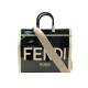 NEUF SAC A MAIN CABAS FENDI SUNSHINE MEDIUM 8BH386 NOIR BLANC CUIR VERNIS 2700€