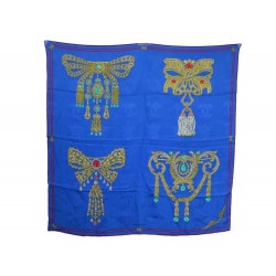 FOULARD MUST DE CARTIER BROCHES BIJOUX EN SOIE BLEU CARRE 90CM SCARF BROOCH 320€